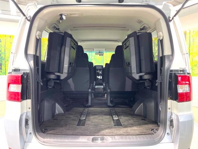Mitsubishi DELICA D5 2016-08 18786-10