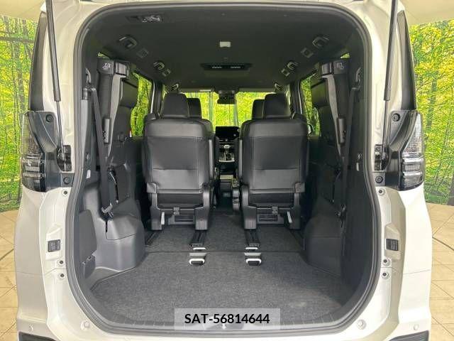 Toyota VOXY 2022-04 370415-11