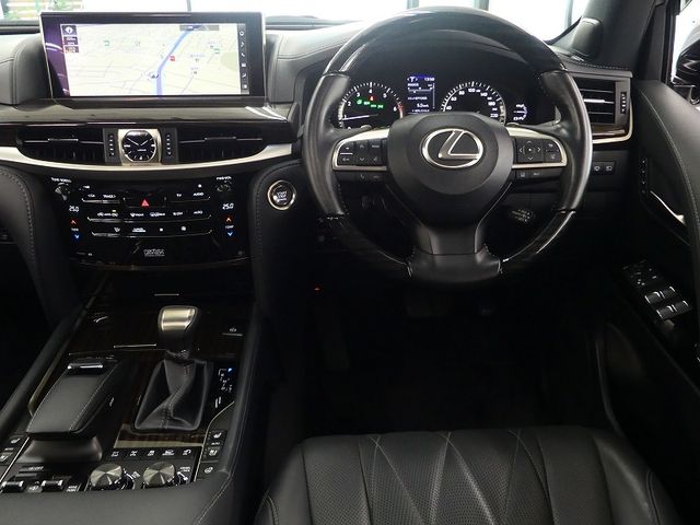 Lexus LX 2021-04 16764-10