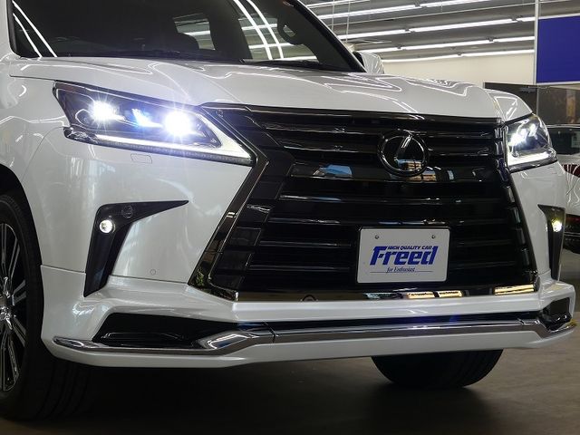 Lexus LX 2021-04 16764-8