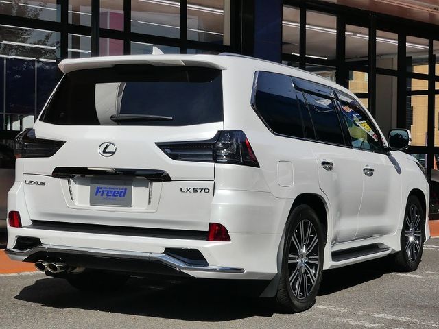 Lexus LX 2021-04 16764-1