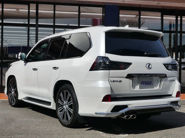 Lexus LX 2021-04 16764-5