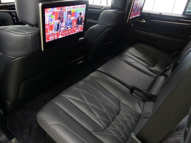 Lexus LX 2021-04 16764-17