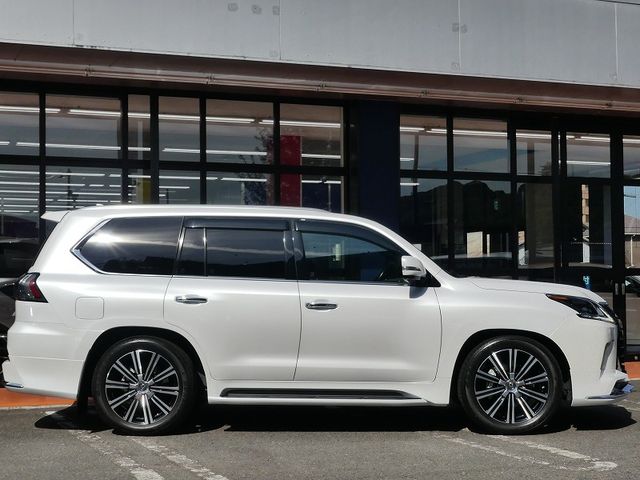 Lexus LX 2021-04 16764-6