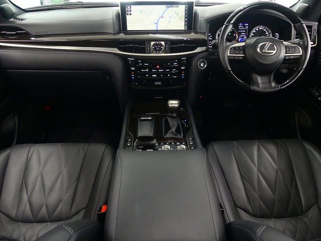 Lexus LX 2021-04 16764-2