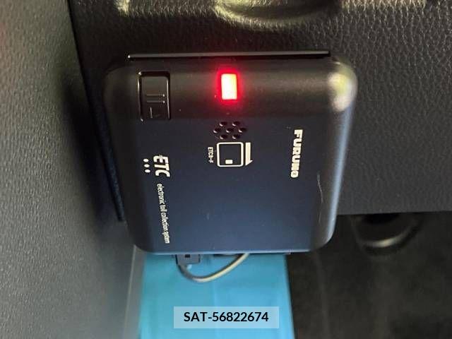 Toyota NOAH 2023-04 378078-7