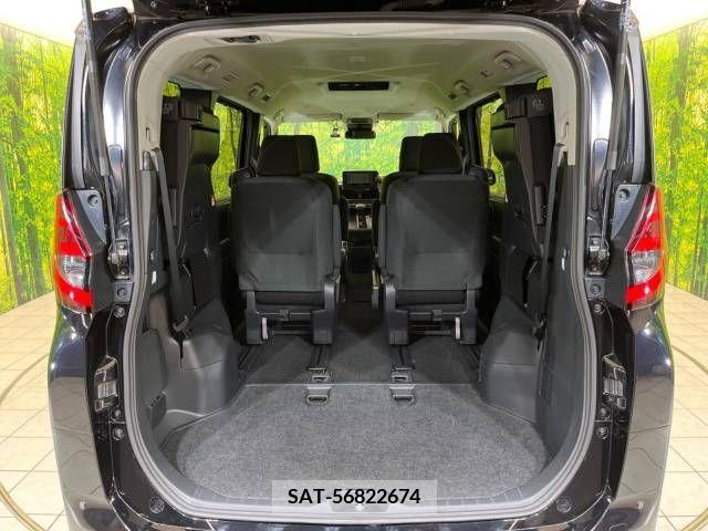 Toyota NOAH 2023-04 378078-11