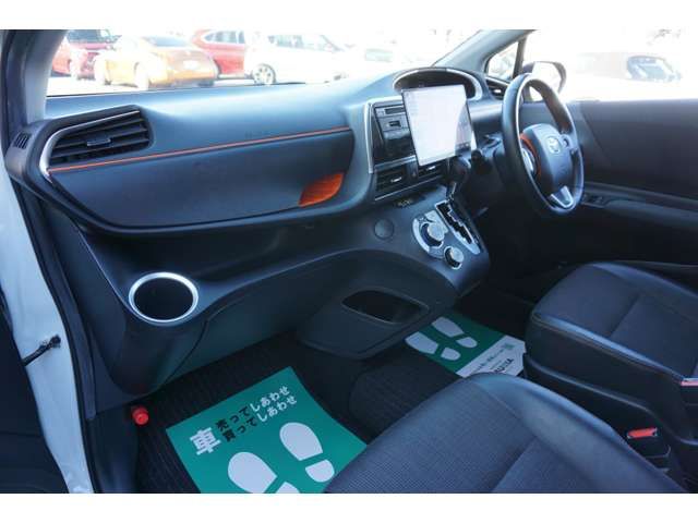 Toyota SIENTA 2018-06 9060-15