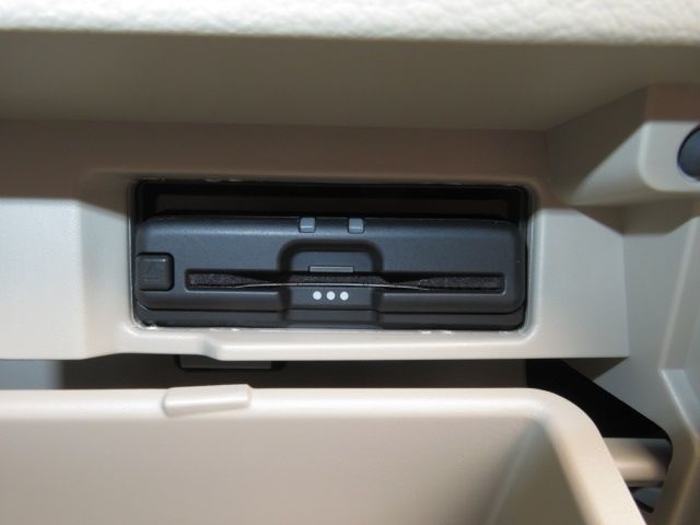 Nissan SERENA 2019-10 22803-25