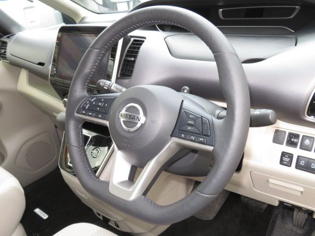 Nissan SERENA 2019-10 22803-17