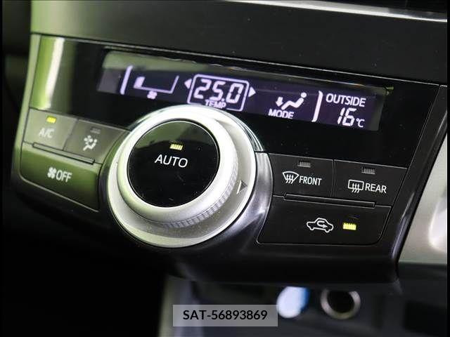 Toyota PRIUS ALPHA 2012-09 373638-9