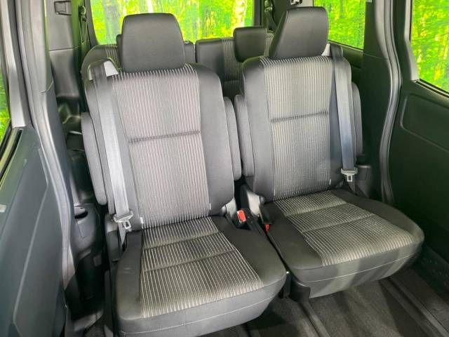 Toyota VOXY 2018-12 193832-9