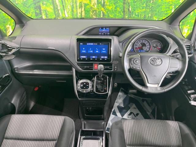 Toyota VOXY 2018-12 193832-1