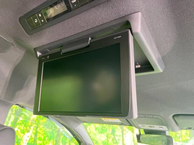 Toyota VOXY 2018-12 193832-4