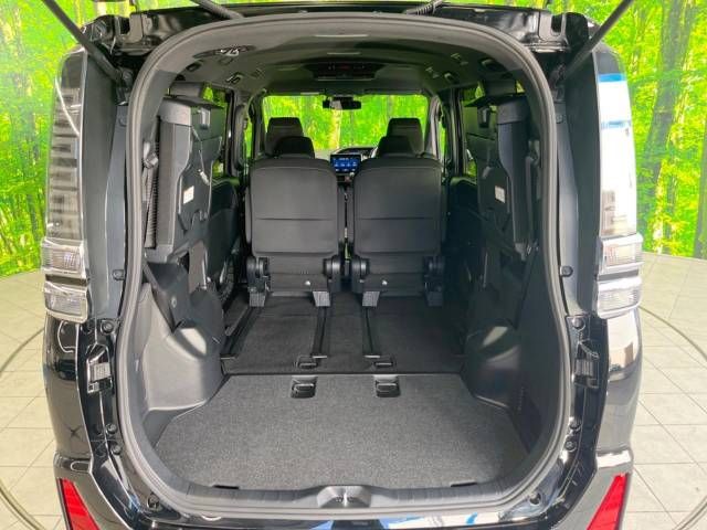 Toyota VOXY 2018-12 193832-11