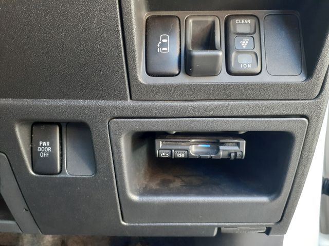 Toyota SIENTA 2015-05 16209-23
