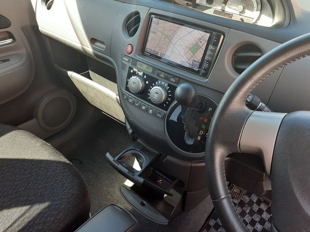 Toyota SIENTA 2015-05 16209-19