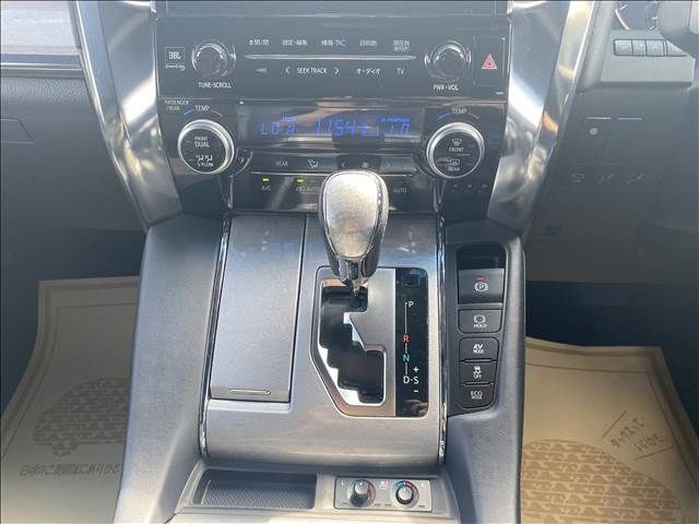 Toyota ALPHARD HYBRID 2019-01 15576-8