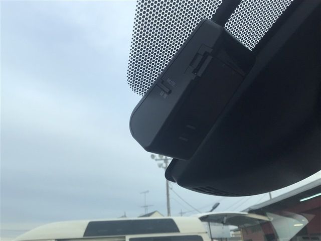 Toyota ESQUIRE 2017-03 189414-23