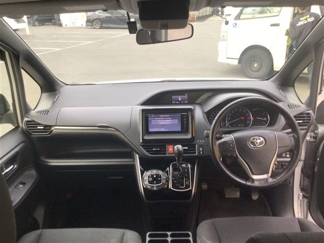 Toyota ESQUIRE 2017-03 189414-13