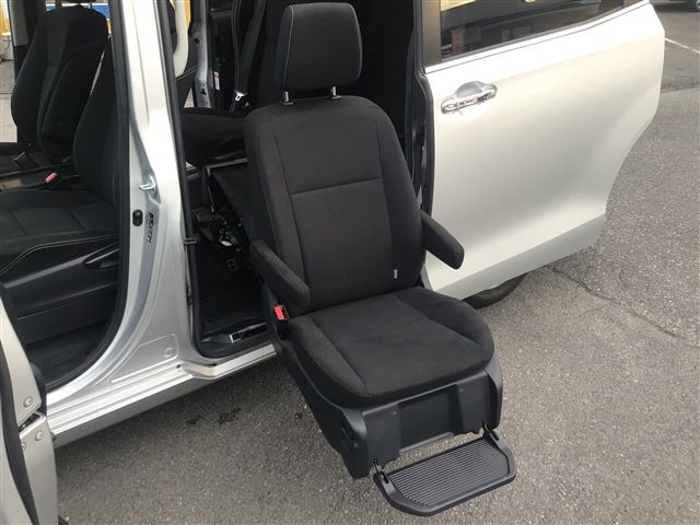 Toyota ESQUIRE 2017-03 189414-12