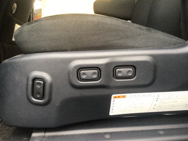 Toyota ESQUIRE 2017-03 189414-11