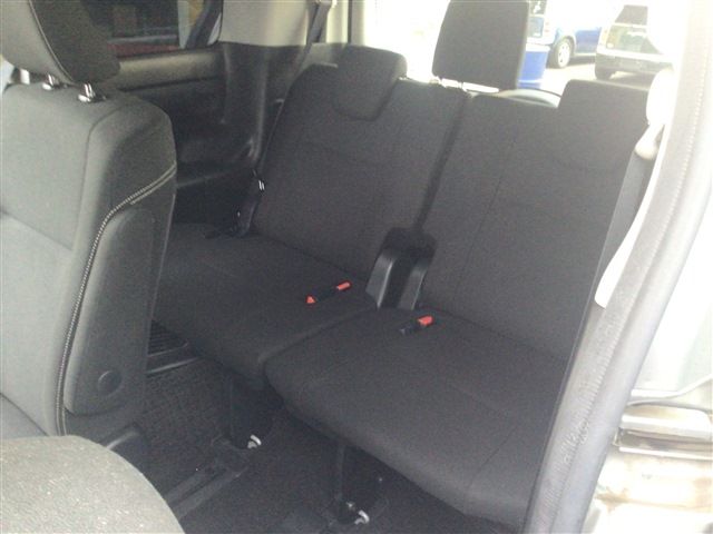 Toyota ESQUIRE 2017-03 189414-10