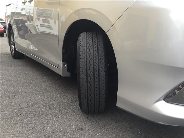 Toyota ESQUIRE 2017-03 189414-28