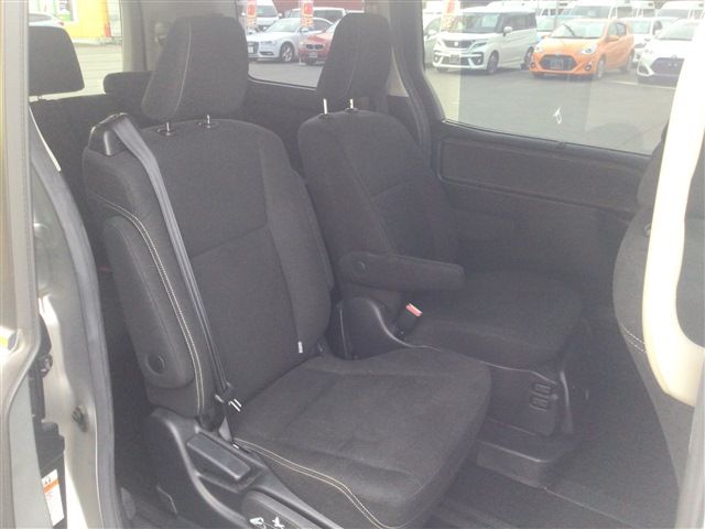 Toyota ESQUIRE 2017-03 189414-9