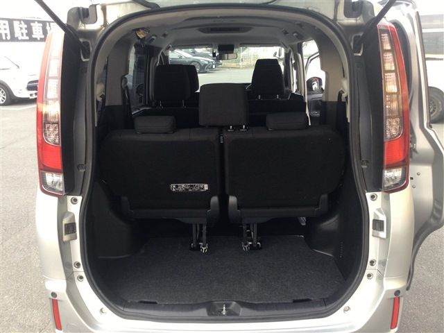 Toyota ESQUIRE 2017-03 189414-7