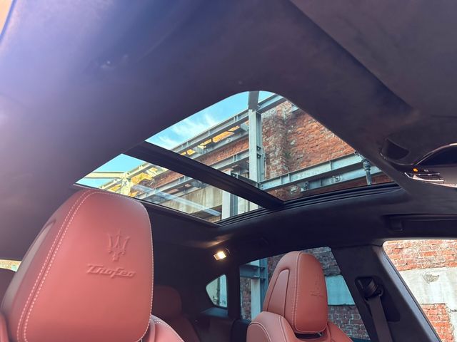 Maserati LEVANTE 2021-06 9351-12