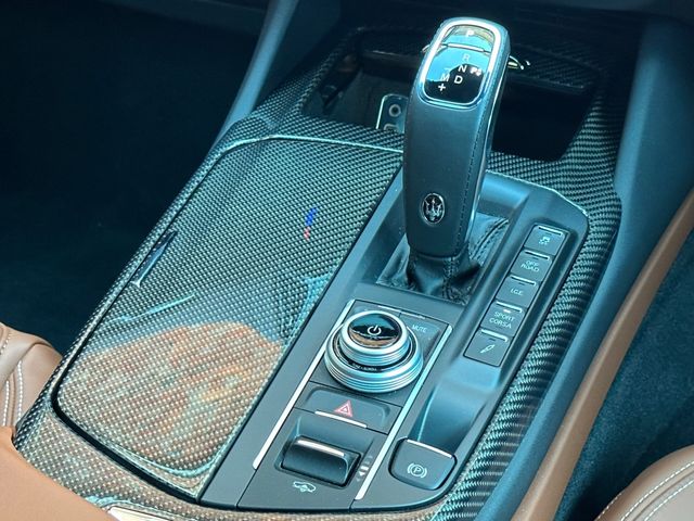 Maserati LEVANTE 2021-06 9351-14
