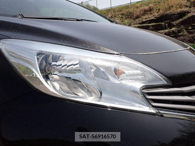 Nissan NOTE 2013-10 242312-6