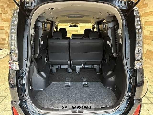 Toyota VOXY 2015-10 212406-19