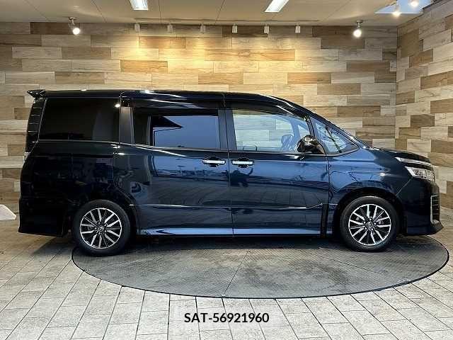 Toyota VOXY 2015-10 212406-17