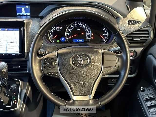 Toyota VOXY 2015-10 212406-12