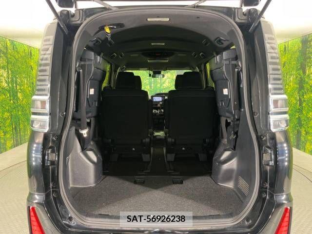 Toyota VOXY 2019-11 332337-11