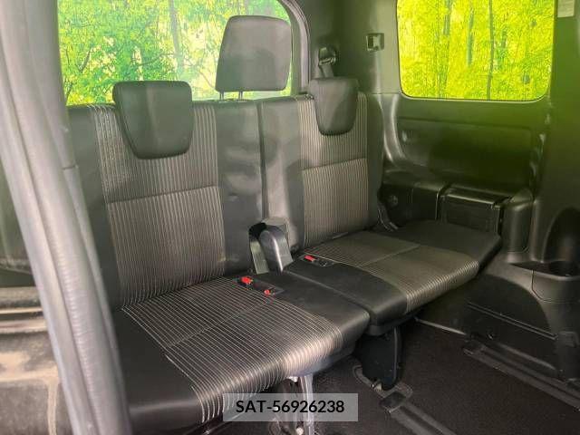Toyota VOXY 2019-11 332337-10