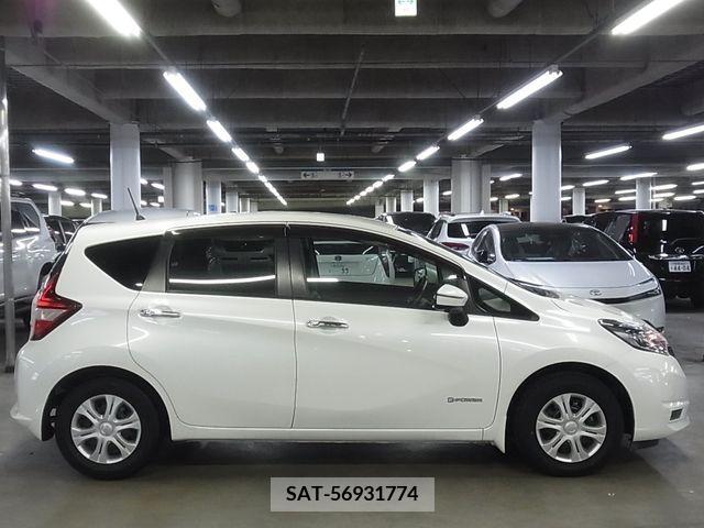 Nissan NOTE 2016-11 209697-7