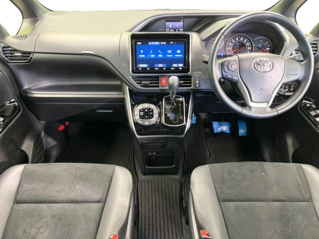 Toyota VOXY 2020-12 180981-1