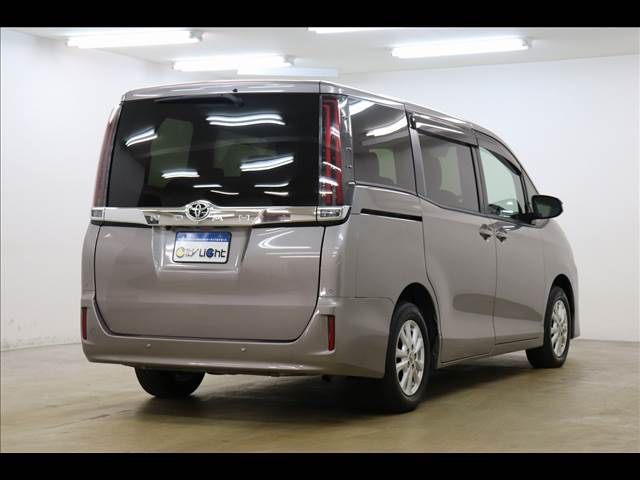 Toyota NOAH 2020-09 28886-18
