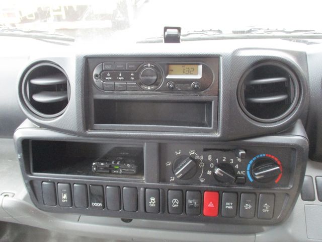 Toyota TOYOACE 2018-02 3132-12