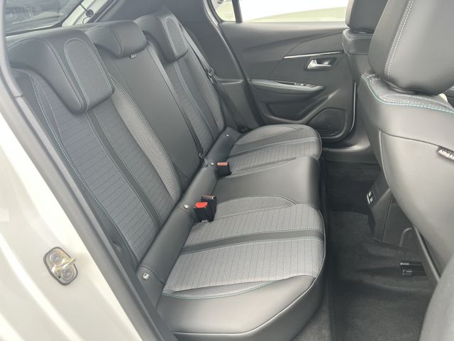 Peugeot 208 2022-02 13791-16