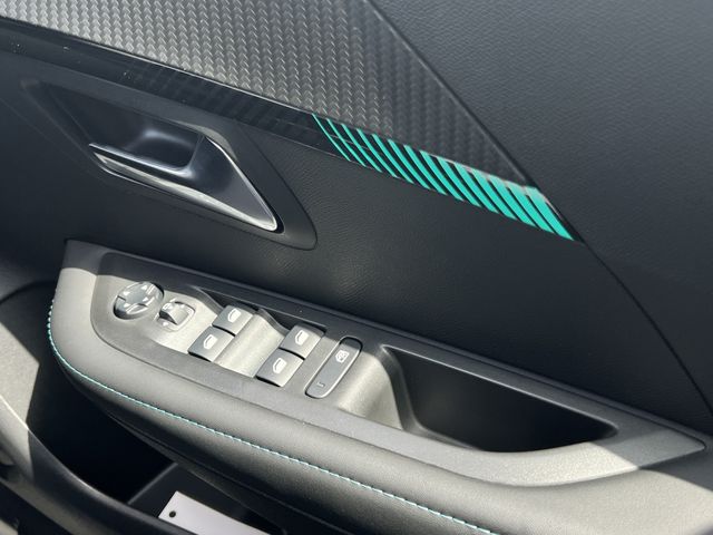 Peugeot 208 2022-02 13791-14
