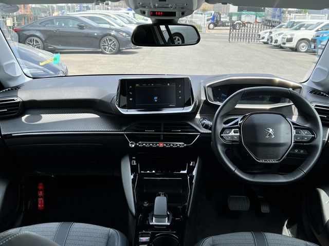 Peugeot 208 2022-02 13791-1
