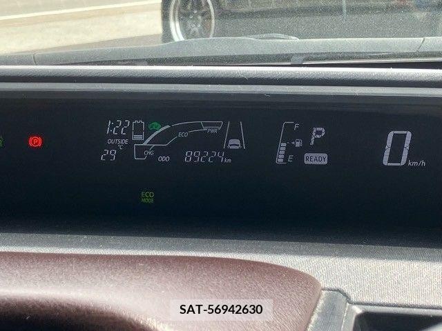 Toyota AQUA 2016-04 260115-16