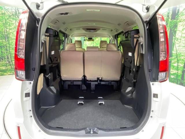 Toyota NOAH 2016-05 181845-11