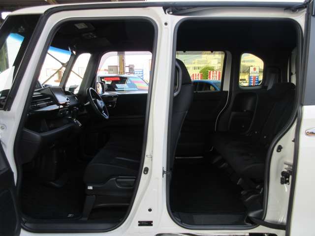 Honda N BOX CUSTOM 2018-02 2456-8