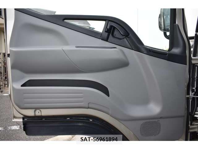 Mitsubishi CANTER 2023-11 294524-8