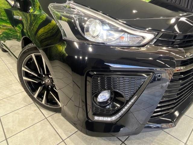 Toyota PRIUS ALPHA 2015-04 189863-12